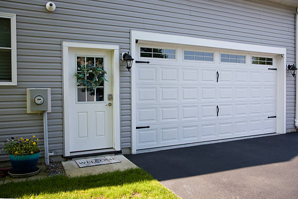 24/7 Emergency Garage Door Panel Replacement experts in Waterford, CA